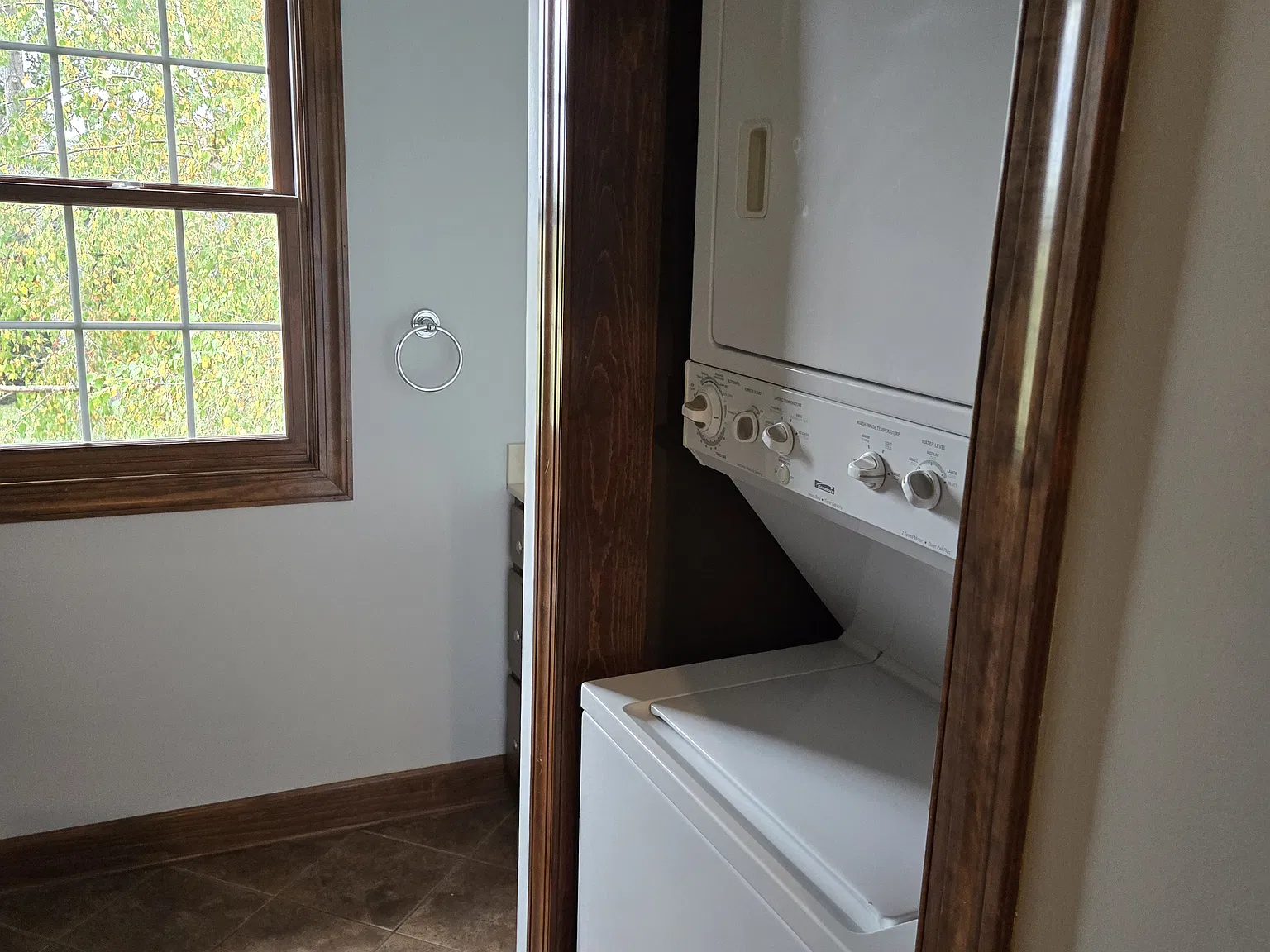 2 bed, 1000 sqft, $1,525 — Photo 2