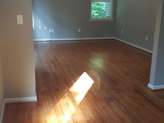 Living room/hardwood floors
