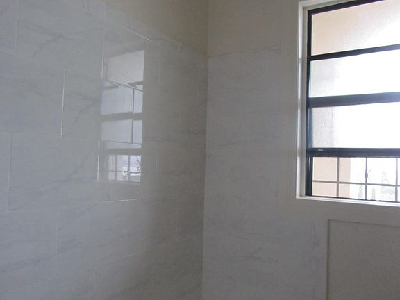 2nd image of 346 N Vermont Ave APT 612