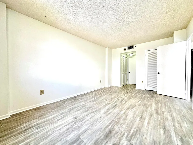 1470 NE 123rd St #A1010 — Photo 12