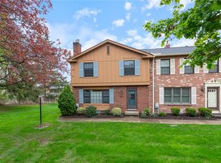 24 Dunbridge Hts, Fairport, NY 14450