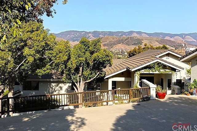 1st image of 673 Oakridge Dr