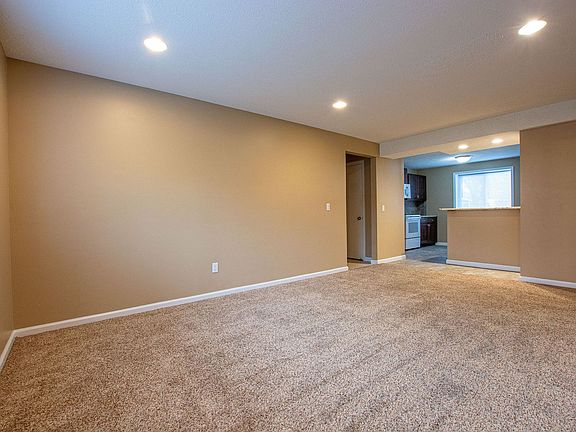 4th image of 8865-8871 Holmes Ave #8