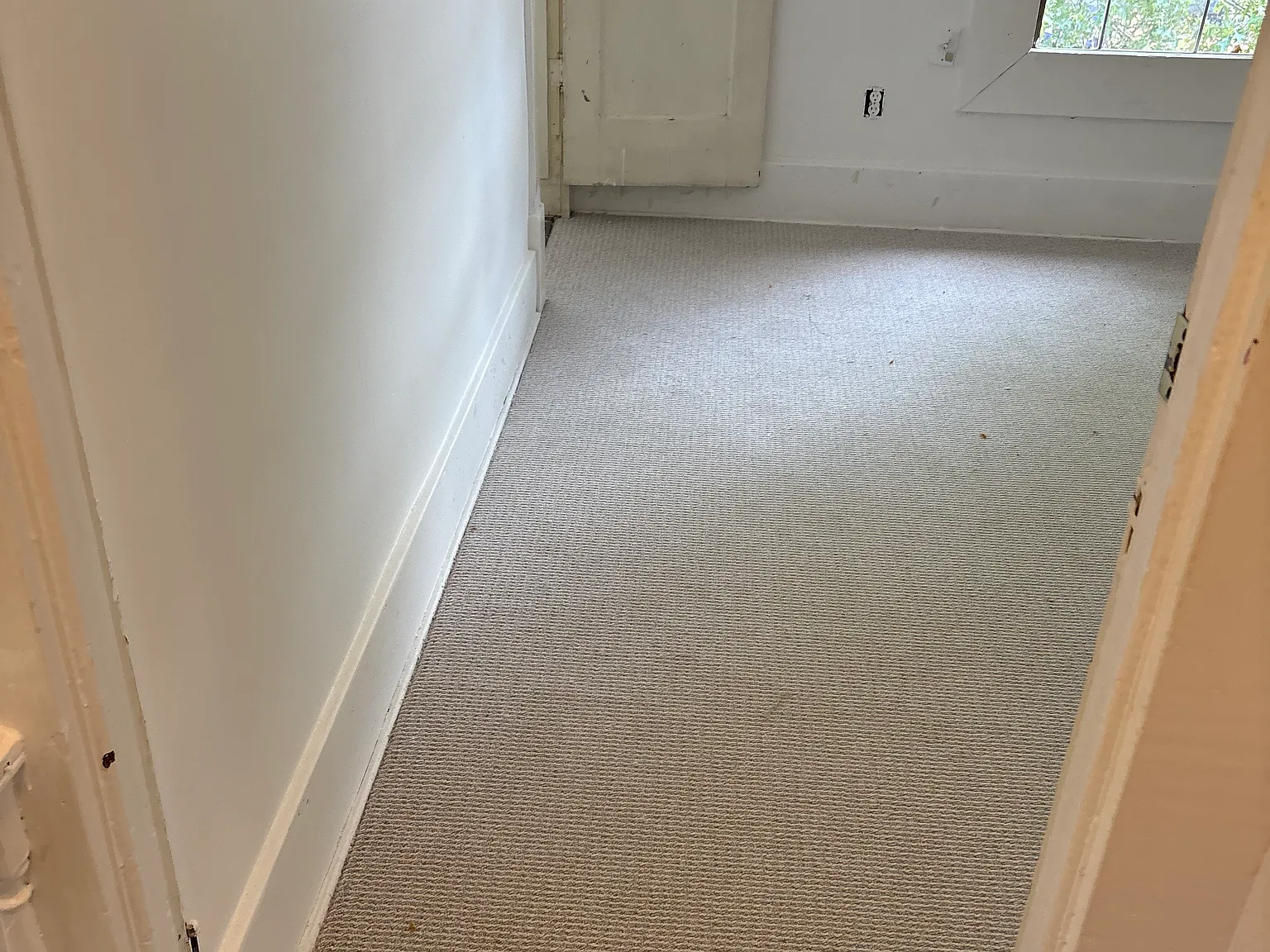 2 bed, 989 sqft, $1,155 — Photo 2
