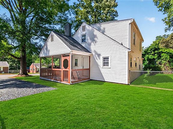 4th image of 1118 N Woodleigh Cir