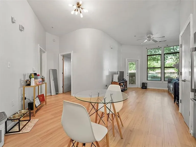 898 Oak St SW #1105 — Photo 10