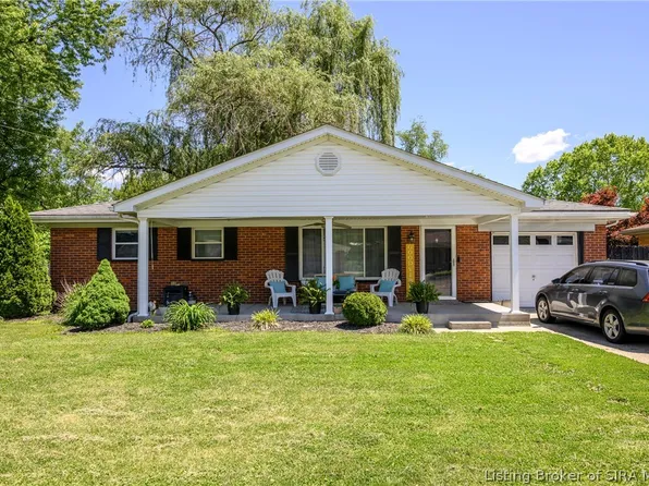 710 Georgian Avenue, Sellersburg, IN 47172