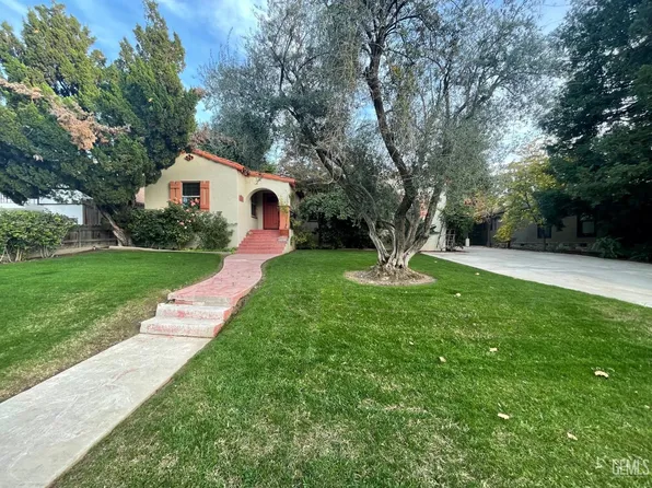 2831 La Cresta Dr, Bakersfield, CA 93305