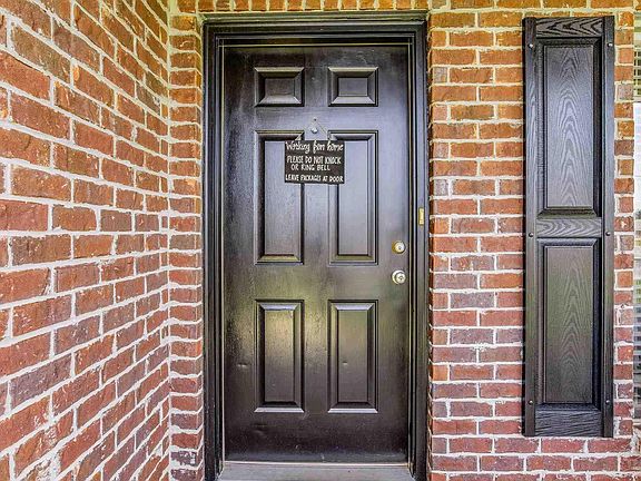 5th image of 5952 Milan Dr