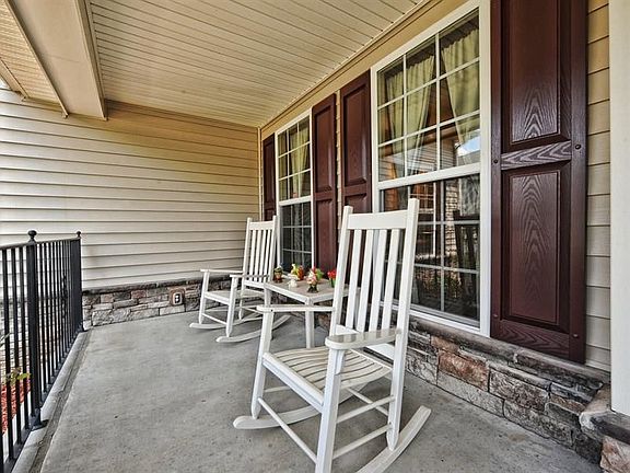 3rd image of 4111 Amber Leigh Way Dr