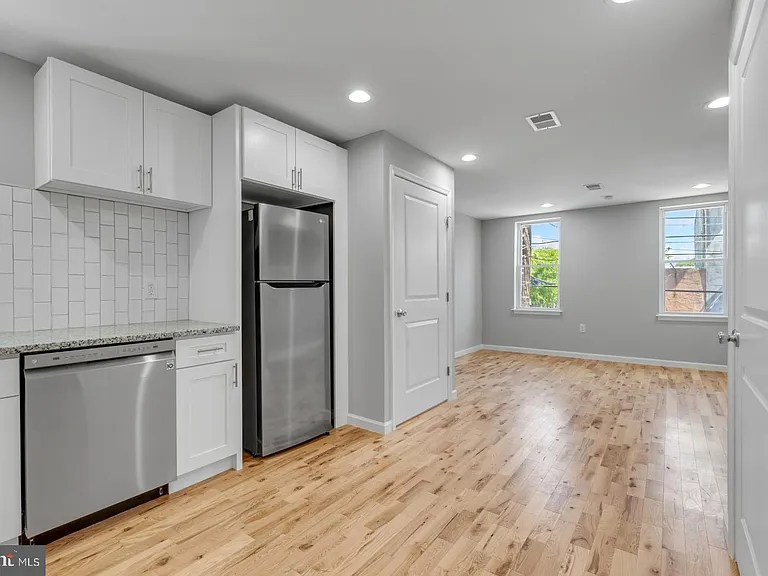 410 Diamond St #2 — Photo 2