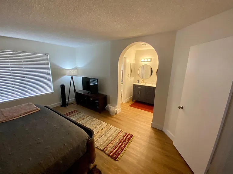 4823 W Chicago St — Photo 9