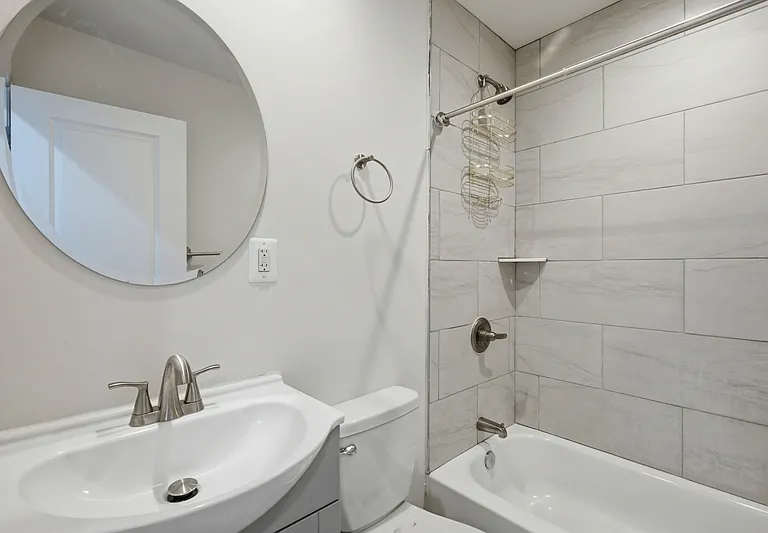 719 E 20th St — Photo 12