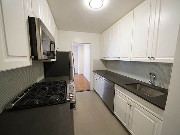 5th image of 125 E 87th St APT 6C