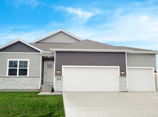 5052 Grand View Ave, Des Moines, IA 50317