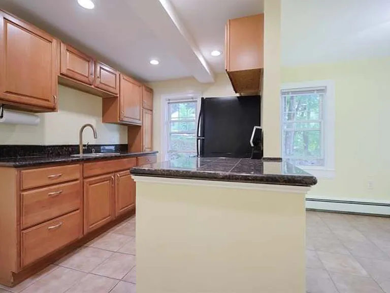 191-193 Auburn St #2 — Photo 3