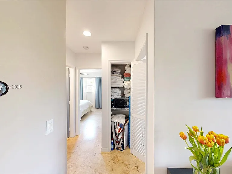 530 NE 15th Ct #7 — Photo 30