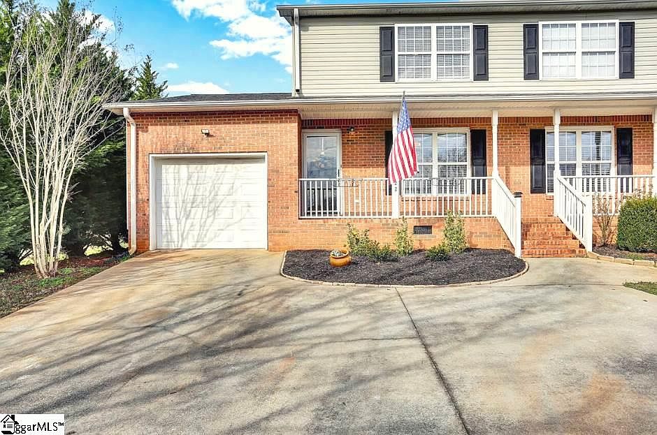 1st image of 222 River Oaks Cir