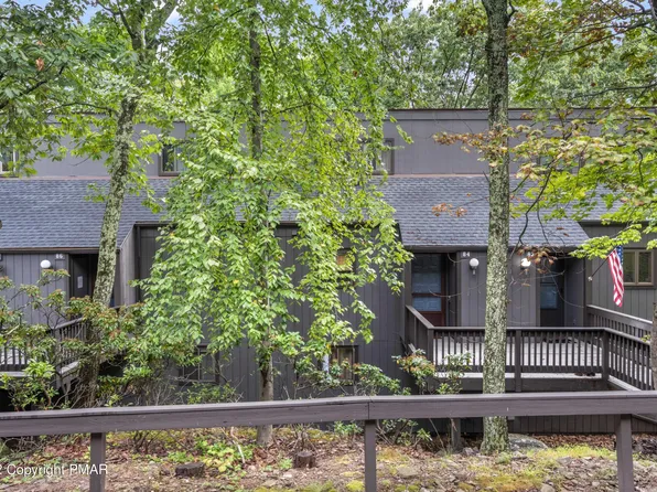 84 Cross Country Ln, Tannersville, PA 18372