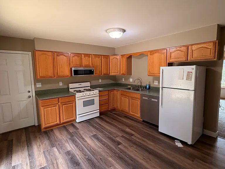 234 9th Ave NW — Photo 9