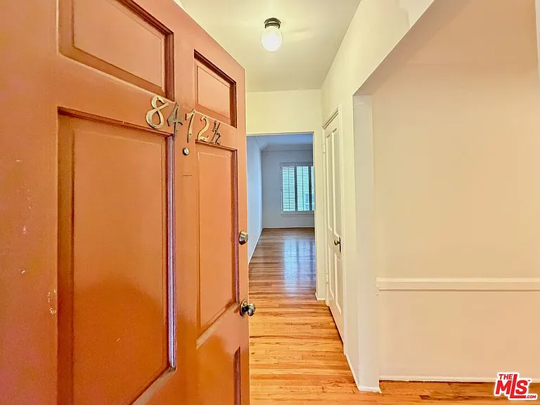 8472 1/2 Fountain Ave — Photo 2