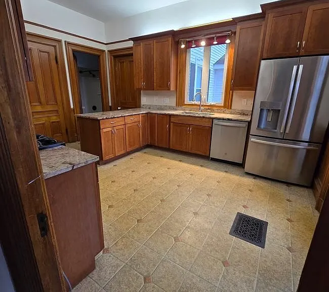281 Pembroke St — Photo 3