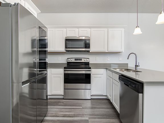 3rd image of 770 N 260 W Unit 202