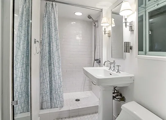 Sold by Bond New York | media 8
