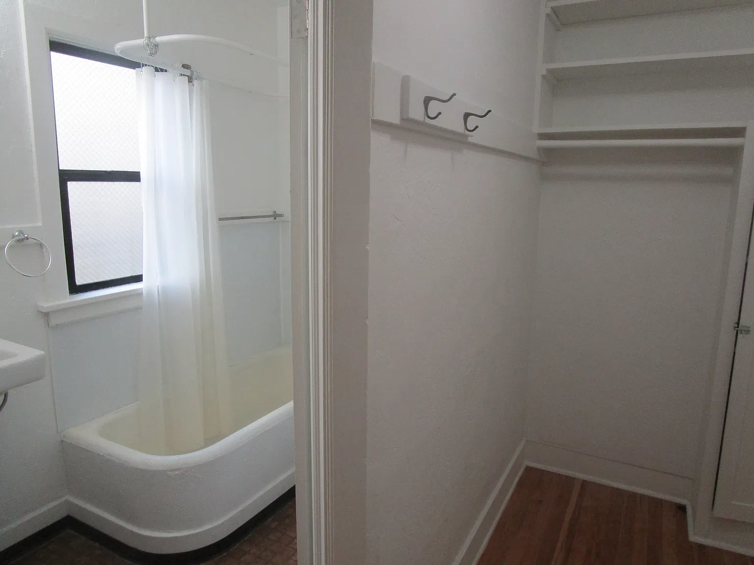 Studio, 371 sqft, $800 — Photo 3