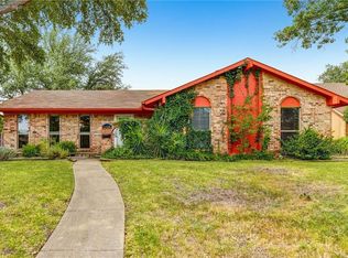 1366 Forestglen Dr, Lewisville, TX 75067
