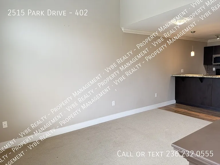 2515 Park Dr #402 — Photo 8