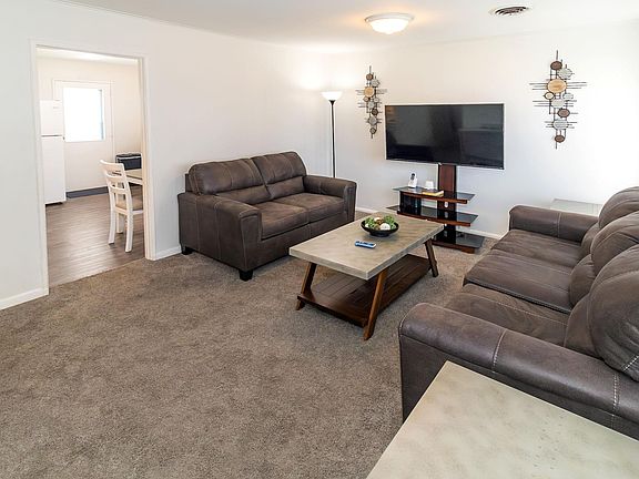 3rd image of 721 Bryan Rd