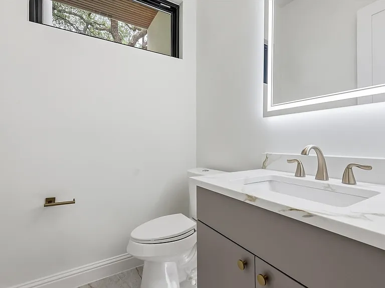 3135 Walnut Hill Ln — Photo 29