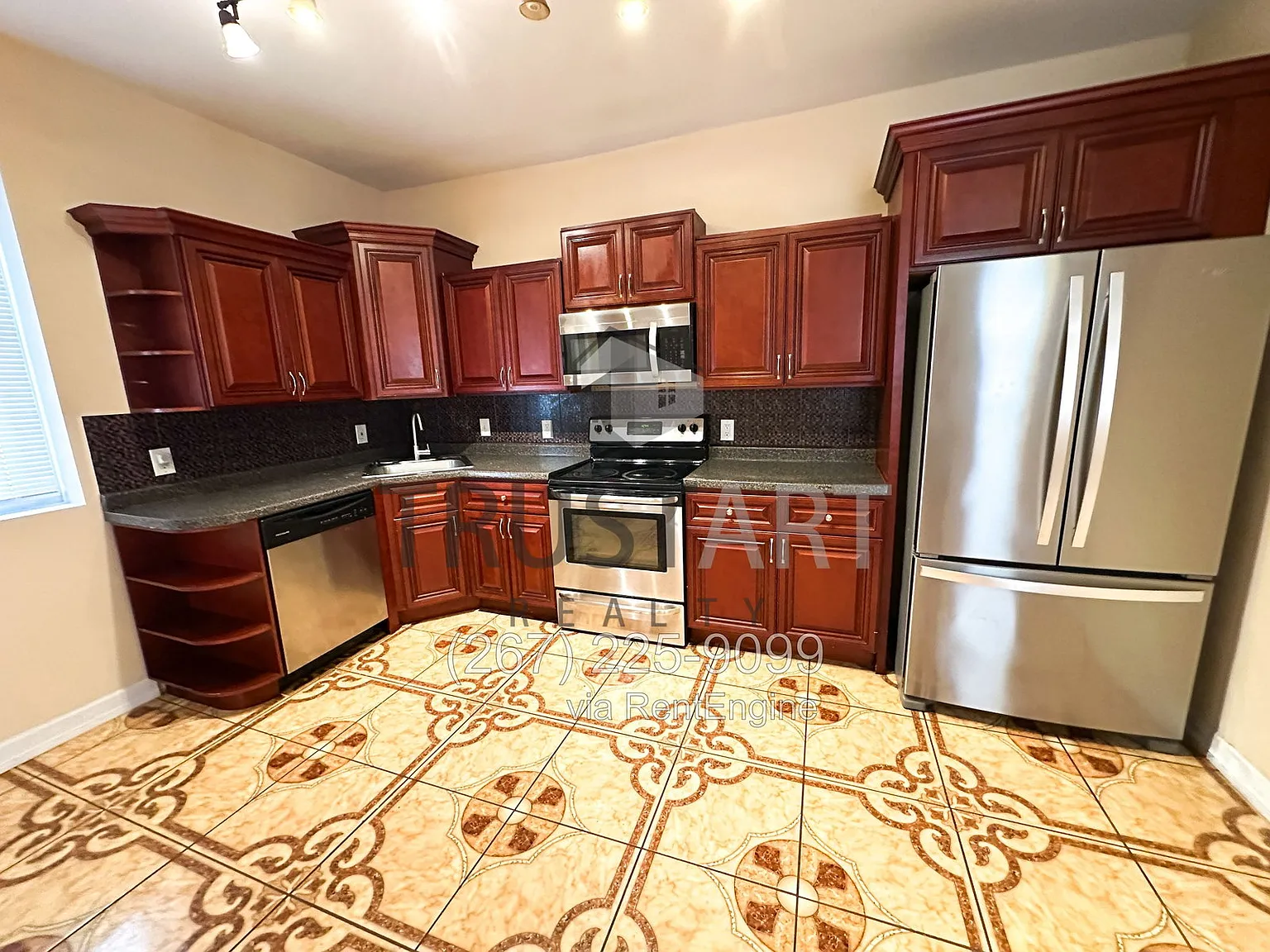 6 bed, 3.5 bath, 2547 sqft, $2,700 — Photo 1