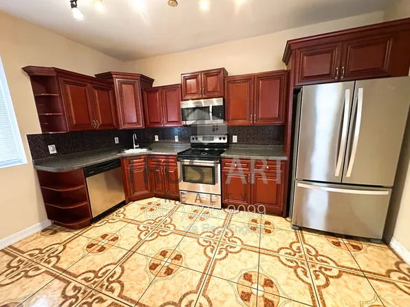 6908 Old York Rd, Philadelphia, PA 19126