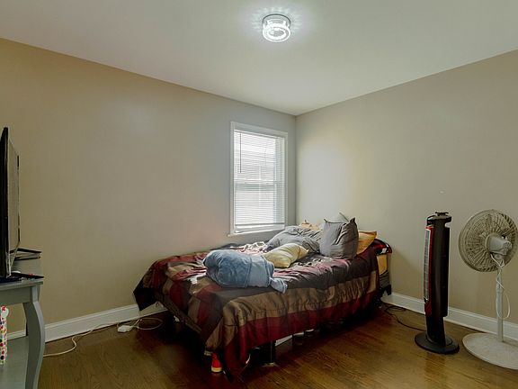 5th image of 1574 Kenilworth Ave