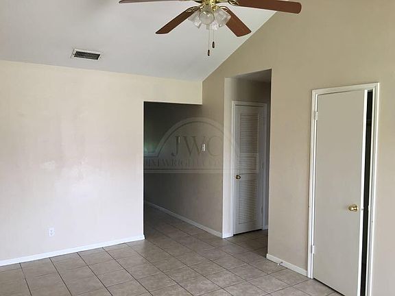 4th image of 1905 Windward Dr Unit B