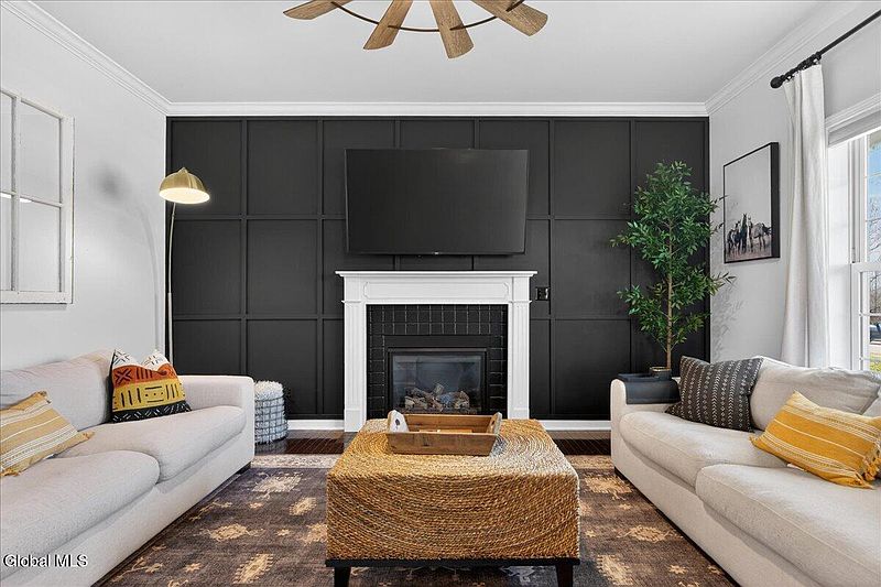 5th image of 12 Basswood Court