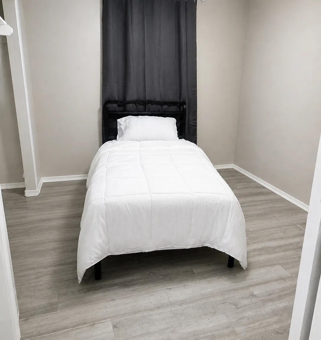 4 bed, 1379 sqft, $950 — Photo 1