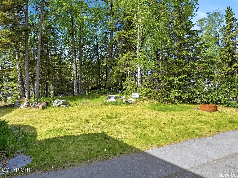 2100 Churchill Dr — Photo 29