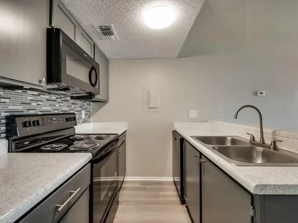 1217 Pecan Square Dr APT 27, Arlington, TX 76012