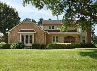 1051 Byron Dr, Troy, MI