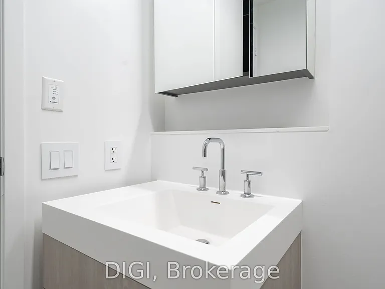 57 Spadina Ave #504 — Photo 18