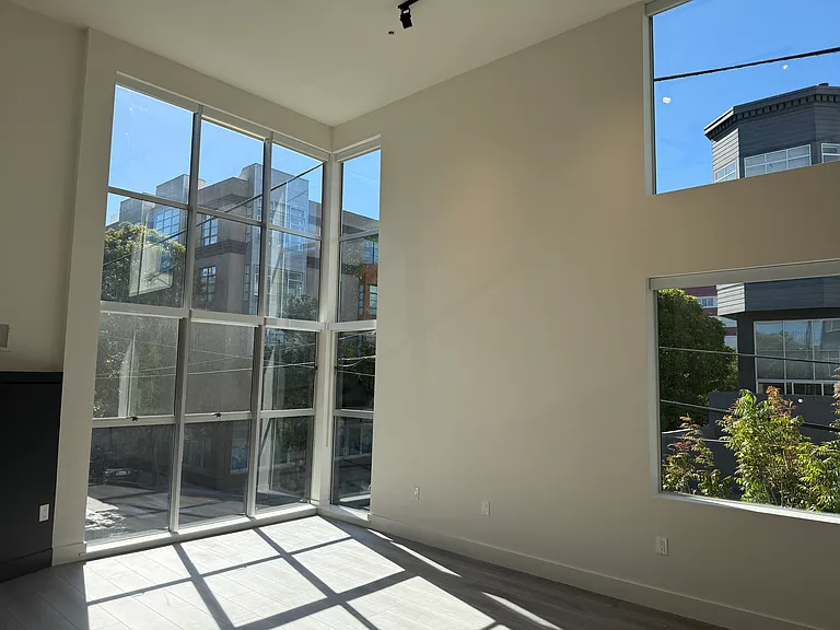 300 Linden St #1 — Photo 15