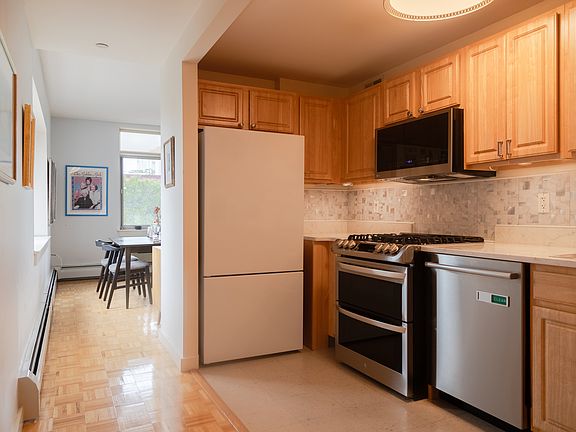 3rd image of 130 Bradhurst Ave APT 1001