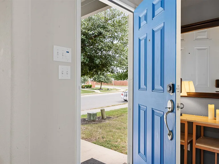 369 S Brook Dr — Photo 5