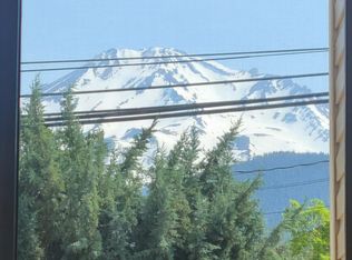 621 Chestnut St #1, Mount Shasta, CA 96067