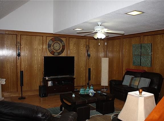 2nd image of 2165 Cordoba Dr