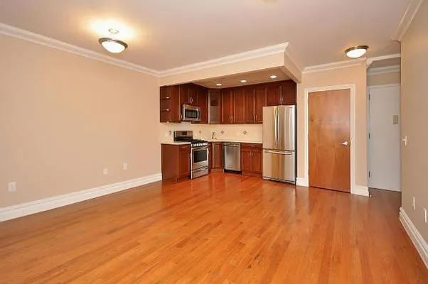 Rented by Astoria NY Condos | media 106