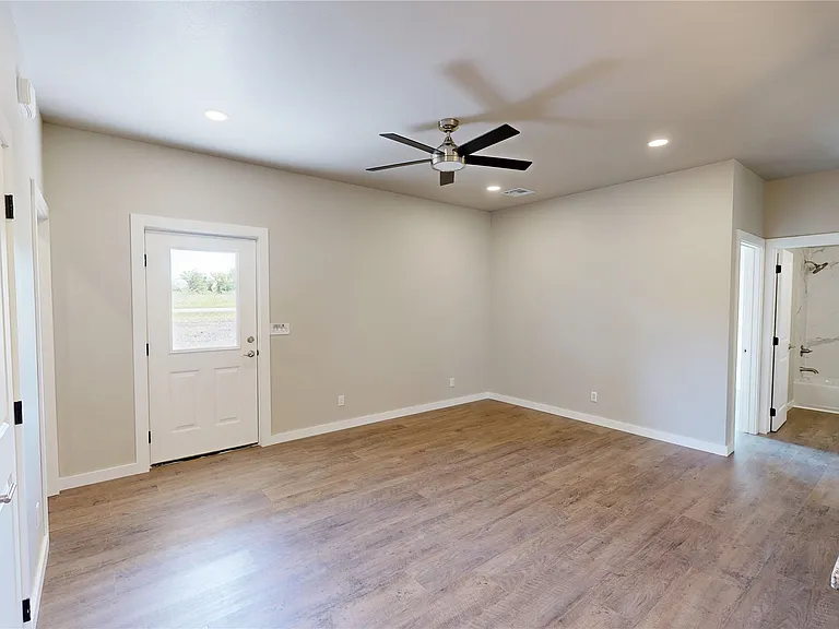 8761 S 4180th Rd — Photo 5